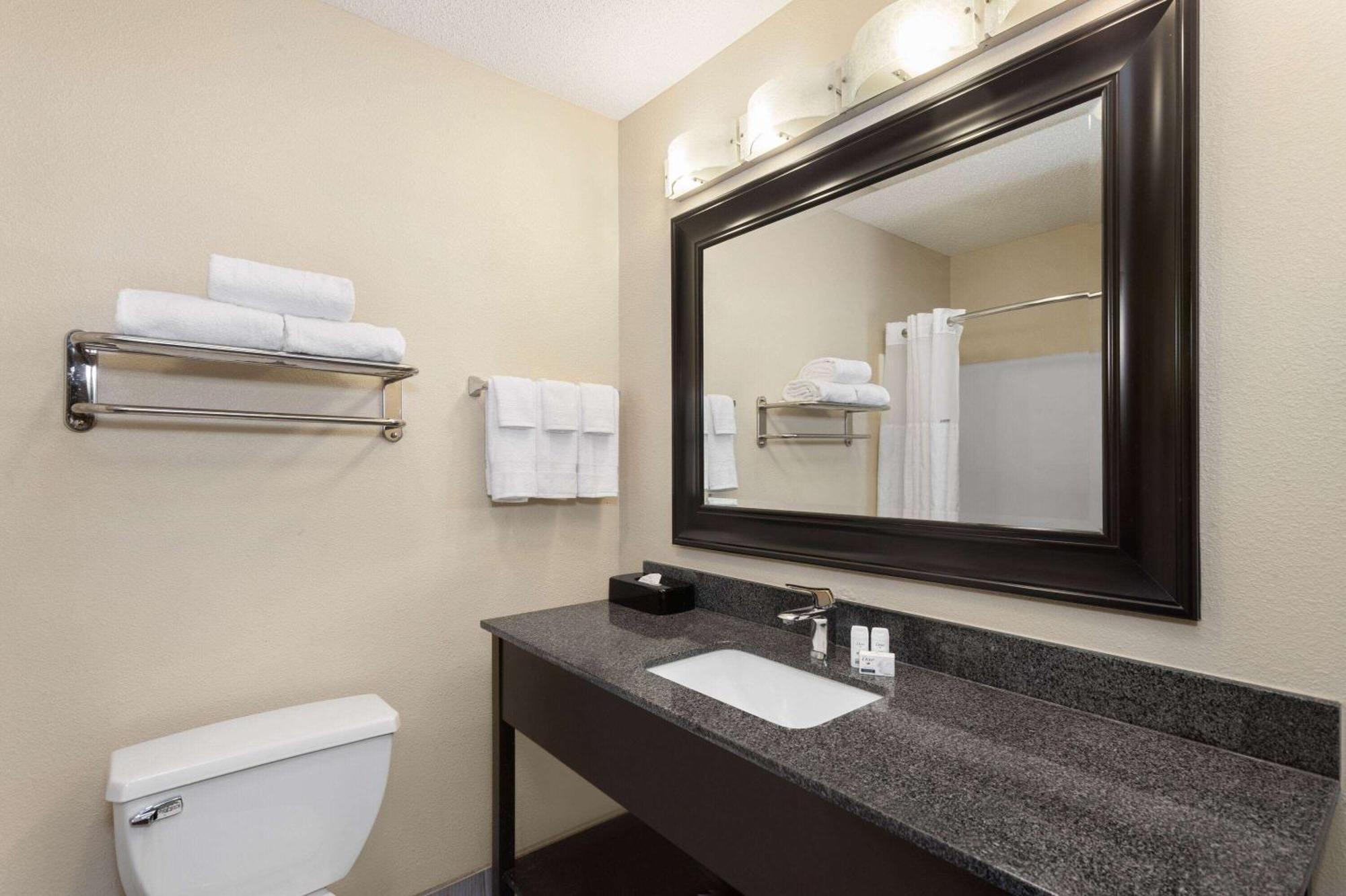 Baymont By Wyndham Copley Akron Ngoại thất bức ảnh